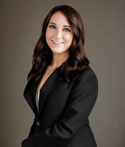 Amber Hoff headshot